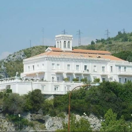 Appartamento Nel Fabbricato Denominato Il Castello Praia a Mare Exterior photo